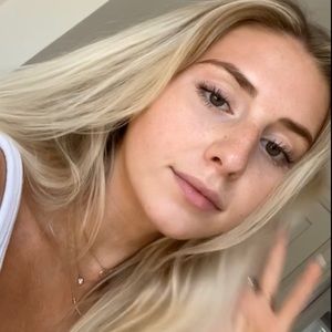 Meet your Posher, Avery